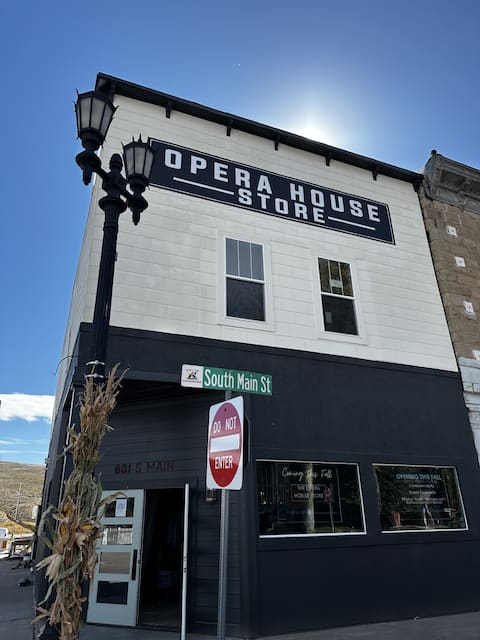 Opera House Suites Apt 2