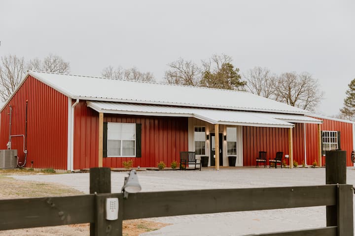 Barn For Rent The Red Barn - Barns for Rent in Grenada, Mississippi, United States ...