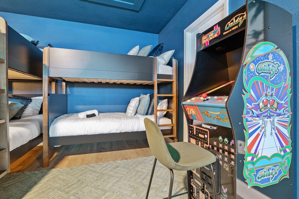 Dy palë krevate tek