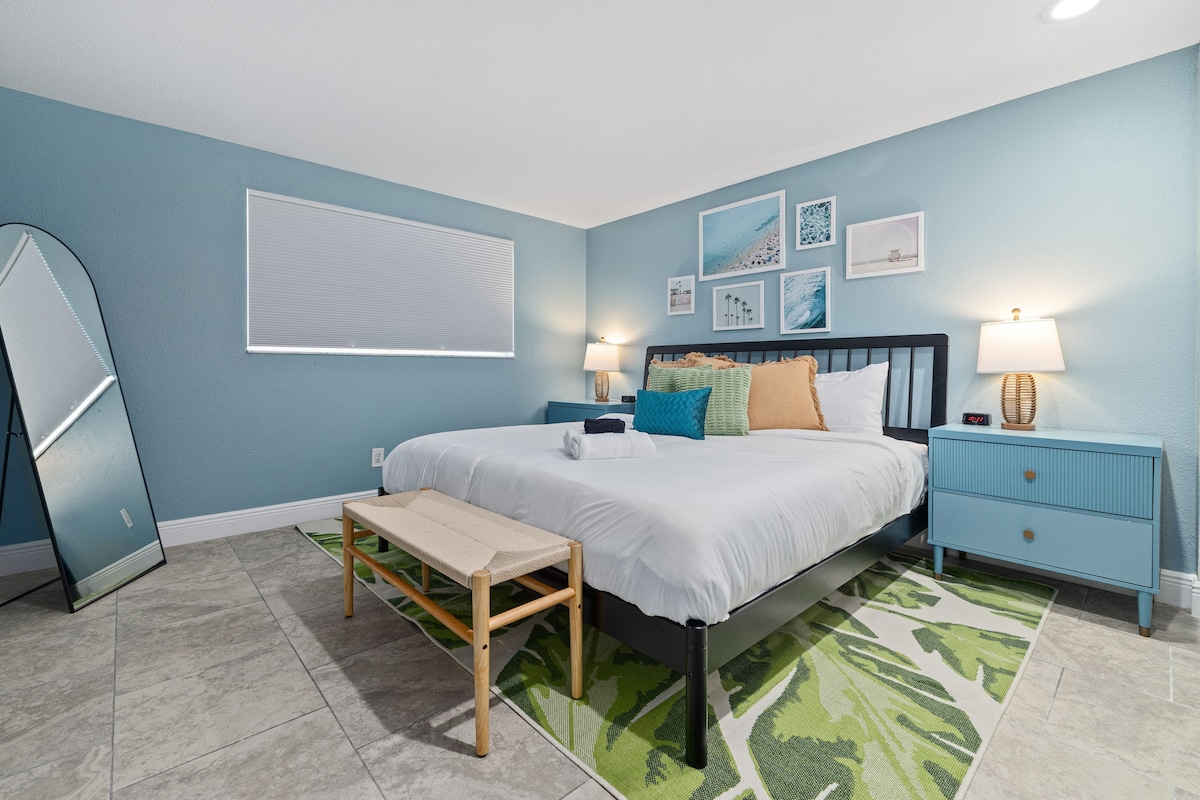 Televizor Roku 50"në dhomën e gjumit