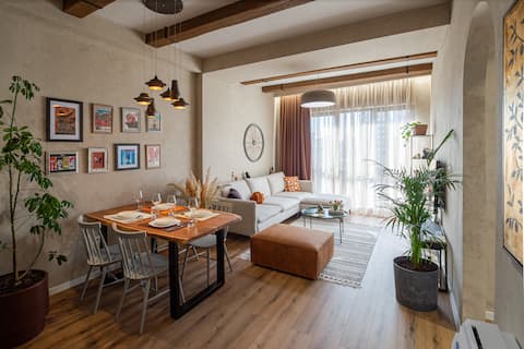 Popular Airbnb listing: Ethos Tirana, Mediterranean vibe near Pazari I Ri. in Njësia Bashkiake Nr. 8