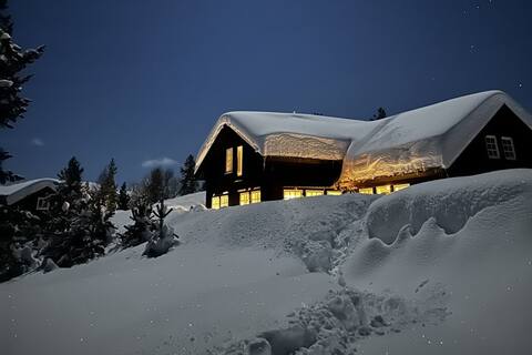 Large Family Mountain Lodge with 9 bedrooms