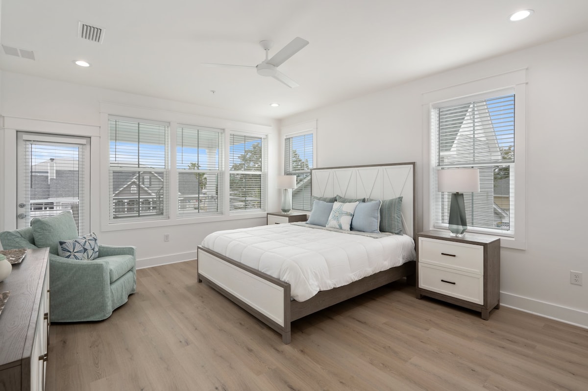 Spálňa 3.  Obrázok 1.  Manželská posteľ s pripojenou kúpeľňou