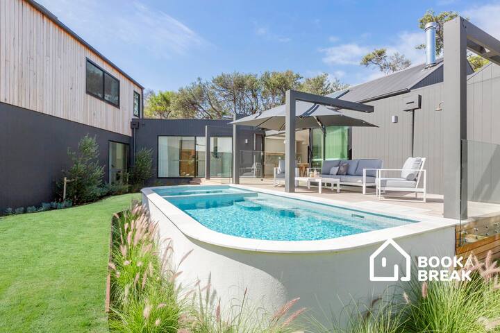 Villa Aquarius – Gas Heated Pool & Spa Luxury gallery image 3