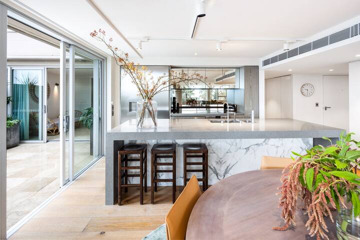 Stunning apartment – 211 with views of Bondi Beach gallery image 3