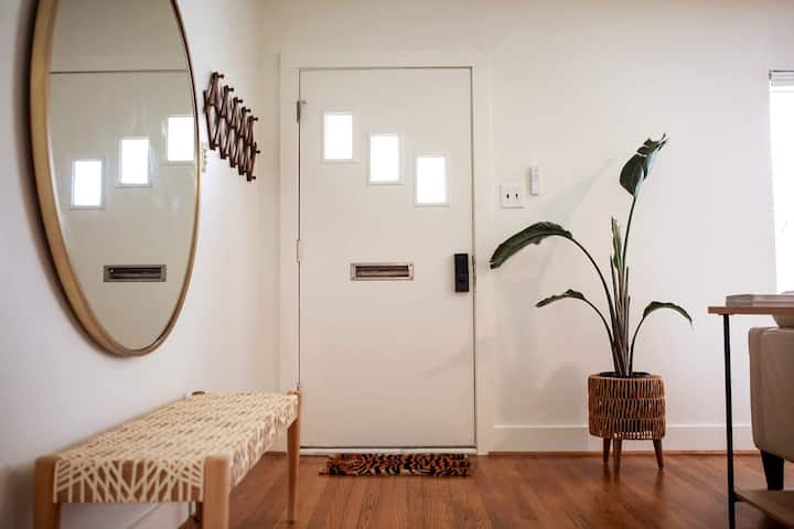 Mid Century Modern - Unique Home - 휴스턴