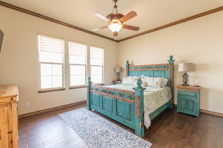 Luxury Hill Country Villa - Great for Families