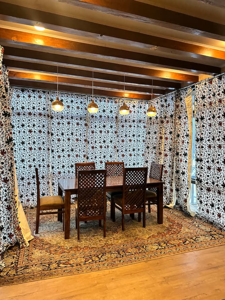 Room No.4 In Hideaway Cottage Kashmir - Gulmarg