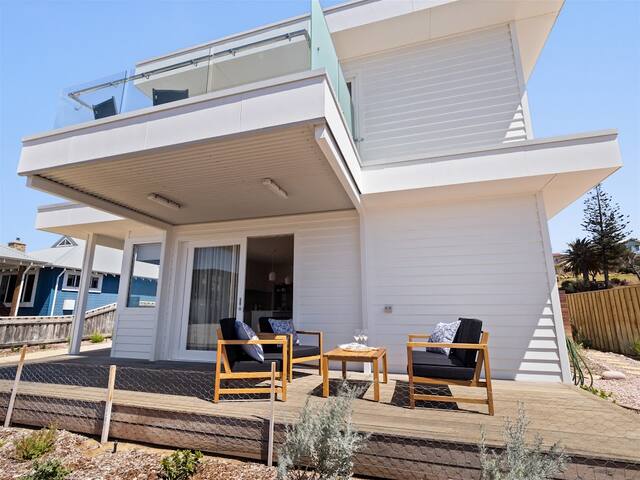 Bluewater Retreat at Jays Beach gallery image 4