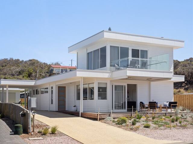 Bluewater Retreat at Jays Beach