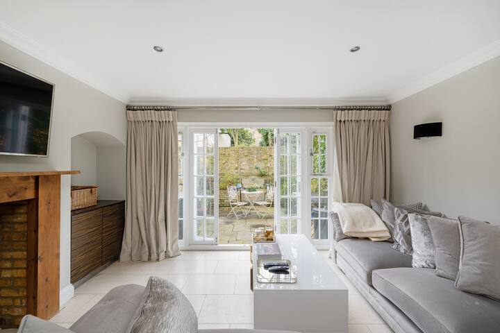 Fairytale Garden House – Next To Victoria Station gallery image 4