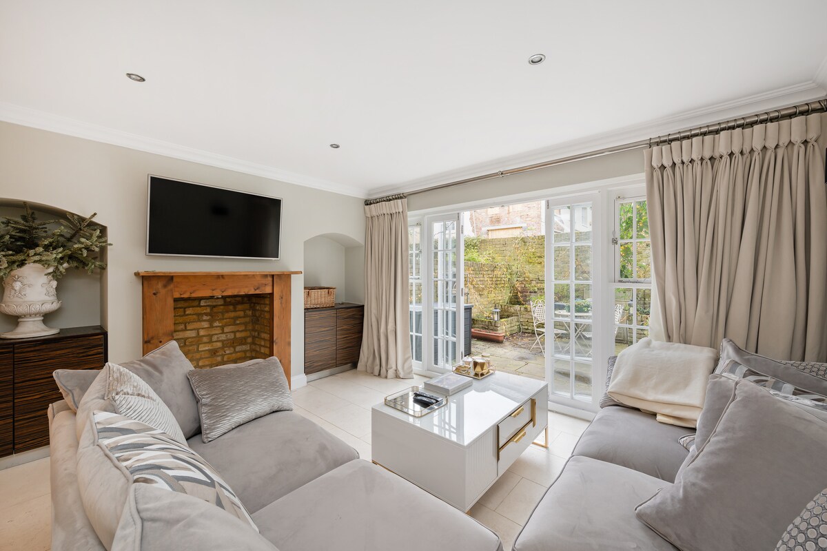 Fairytale Garden House – Next To Victoria Station