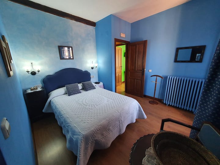 Plava soba s balkonom