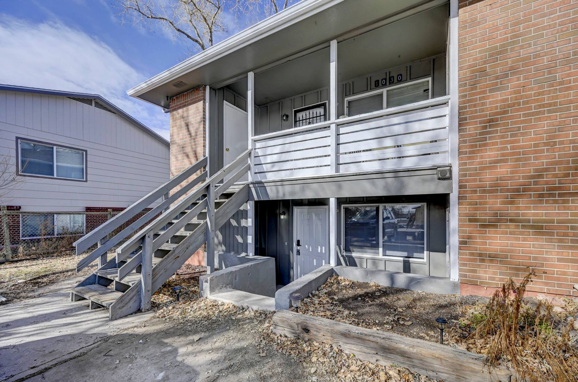 2BD Gem near Peterson Base and Airport!