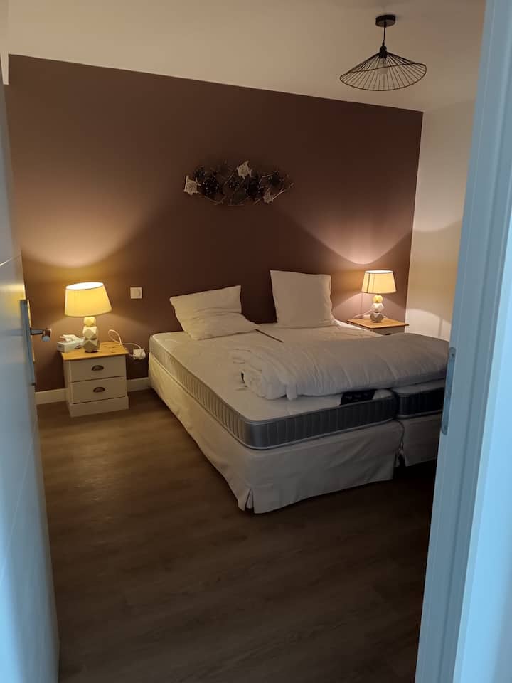 chambre 2 avec 1 lit king size ou 2 lits de 90 cm