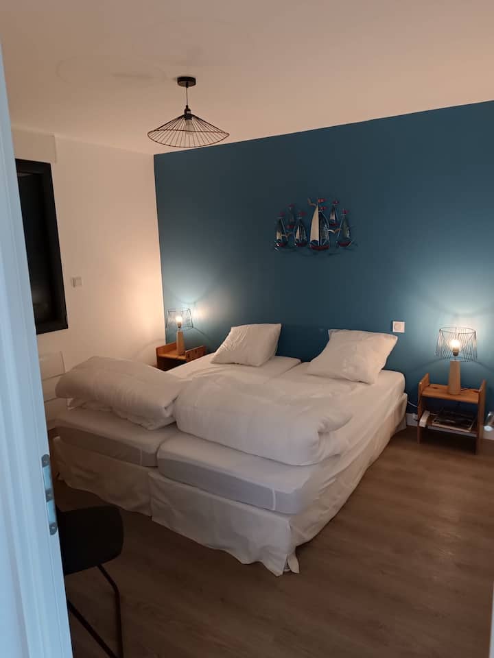 chambre 1 avec 1 lit king size ou 2 lits de 90 cm