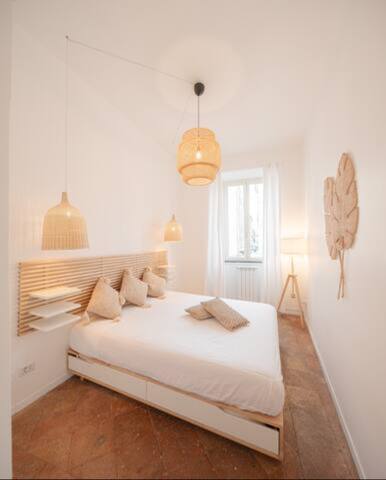 Campo Dei Fiori Luxury Apartment 10 Guests gallery image 3