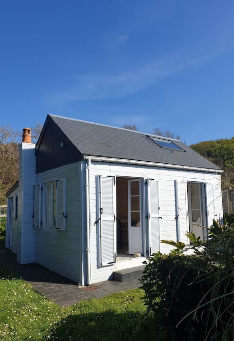 Beachfront chalet, "Le p'tit baigneur"