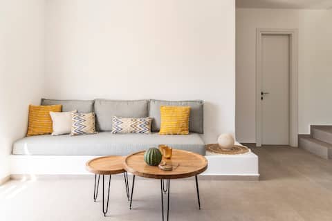 Successful Airbnb property: CASA DEL MAR (BEACH HOUSE) Agios Romanos in Δήμος Τήνου