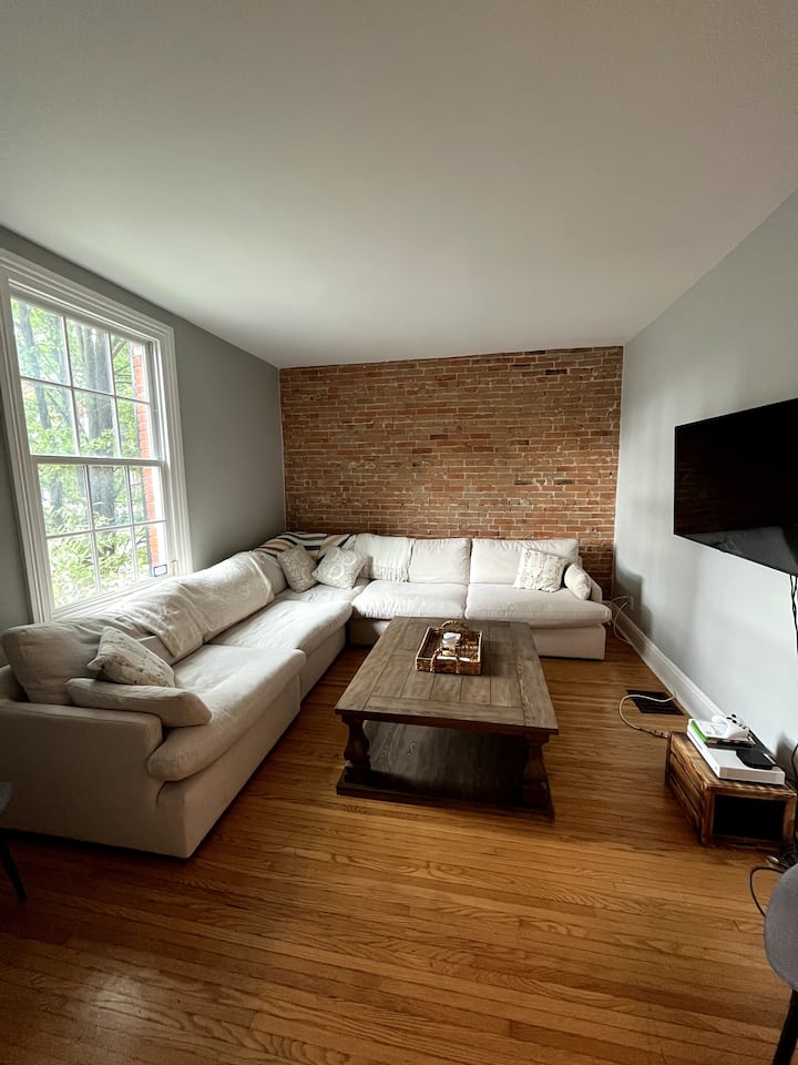 Downtown Kingston 3 Bedroom Home - Kingston