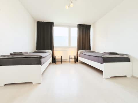 Home4Now DOR01 Assembler's Accommodation