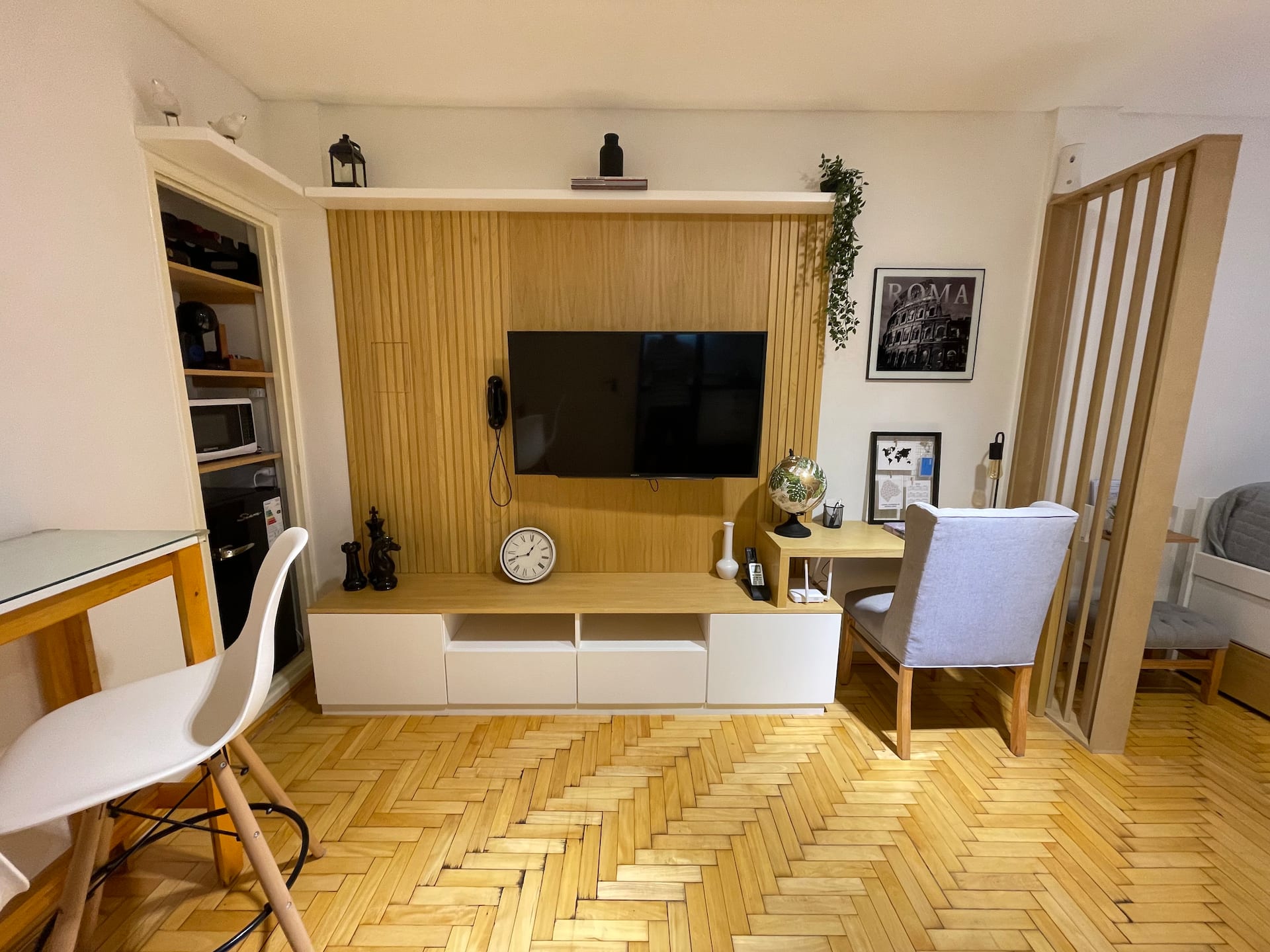 Live your experience just meters from Corrientes Street