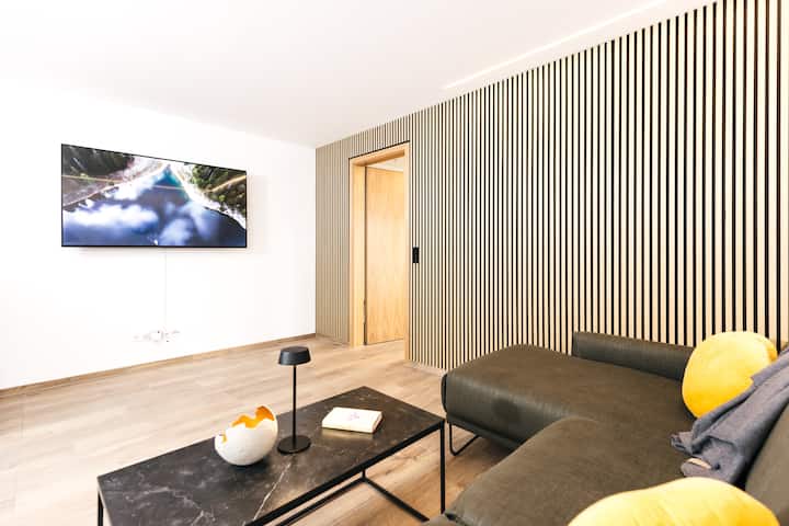 Kaminstube Hochberg: Luxury apartment, terrace & pool