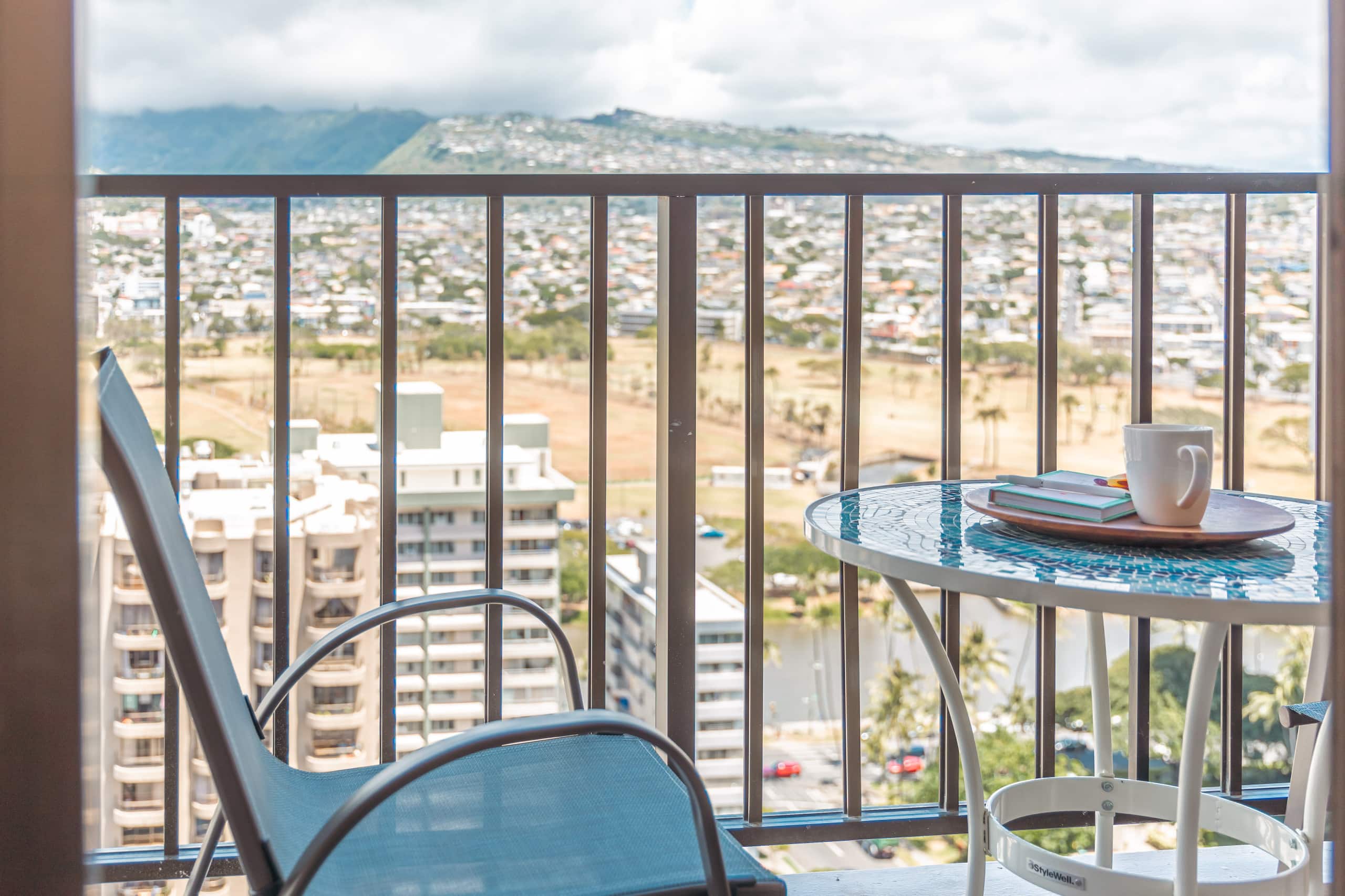 Condo in Honolulu · ★4.86 · 1 bedroom · 2 beds · 1 private bath - Image 44