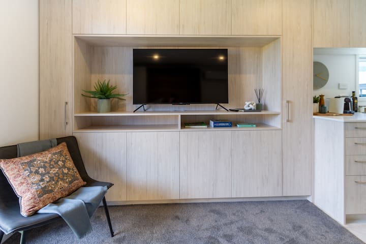 Urban Escape: Ground Floor Studio, Wilmer St - West Coast