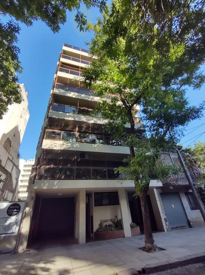 Трёхкомнатная полуэтажная квартира в Colegiales