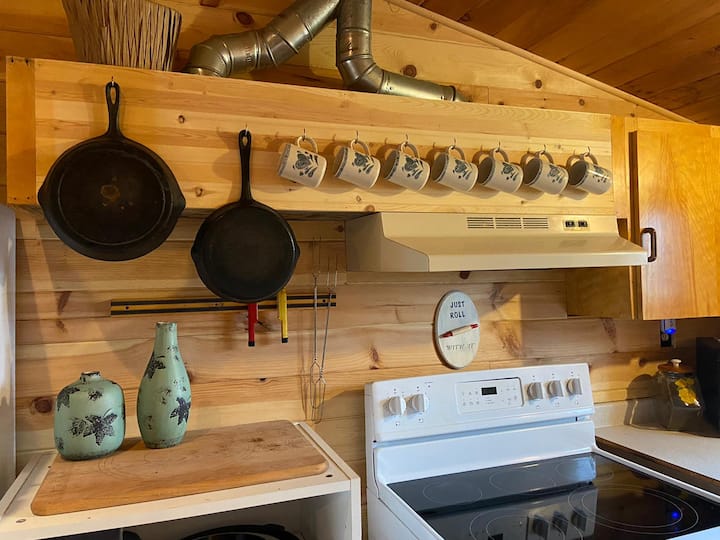 Welcome! To Cabin Fever Cabins (Bear Cabin/bunk) - New Brunswick