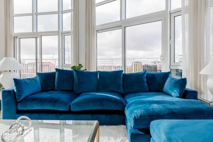 Amazing 3 Bed Penthouse with River Views & Parking gallery image 4