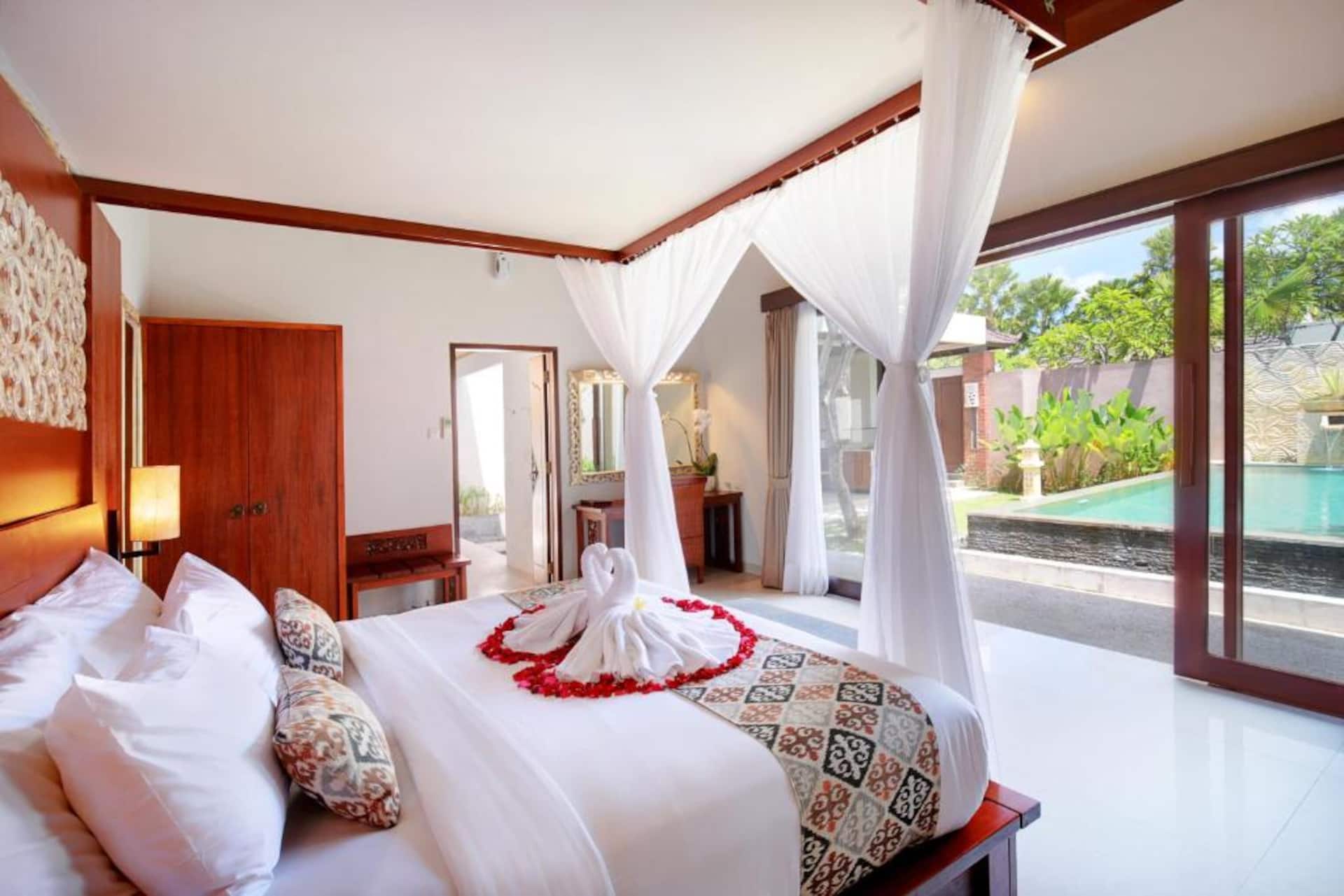 Serene Poolside Suite 1 Bedroom Private Villa in Jimbaran 2