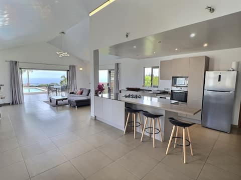 Private Oasis in Faaa: Pool, Lagoon View & 3 bedrooms