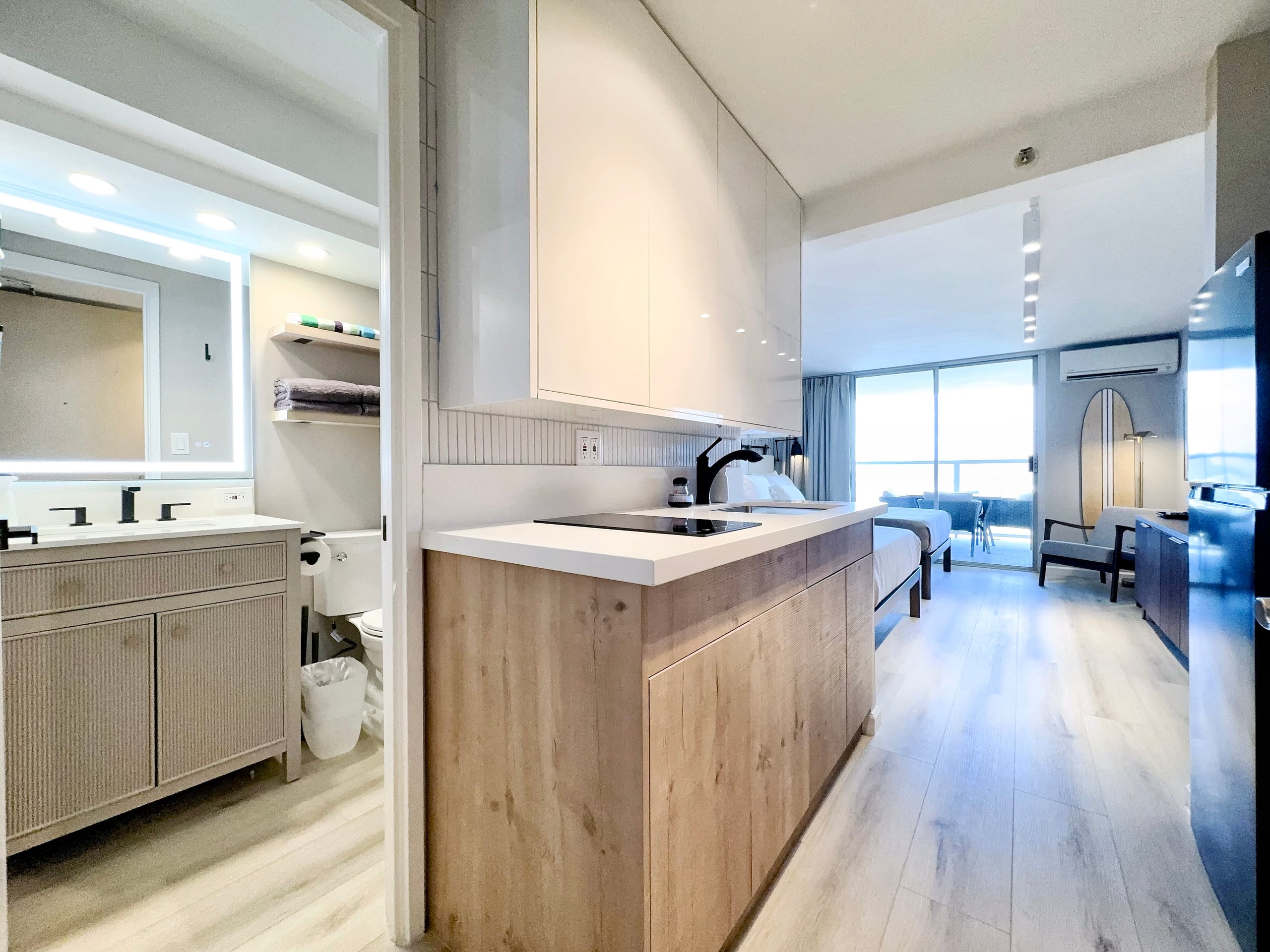 40FL-Ocean & Diamond Head Views-Premium Studio - Image 11