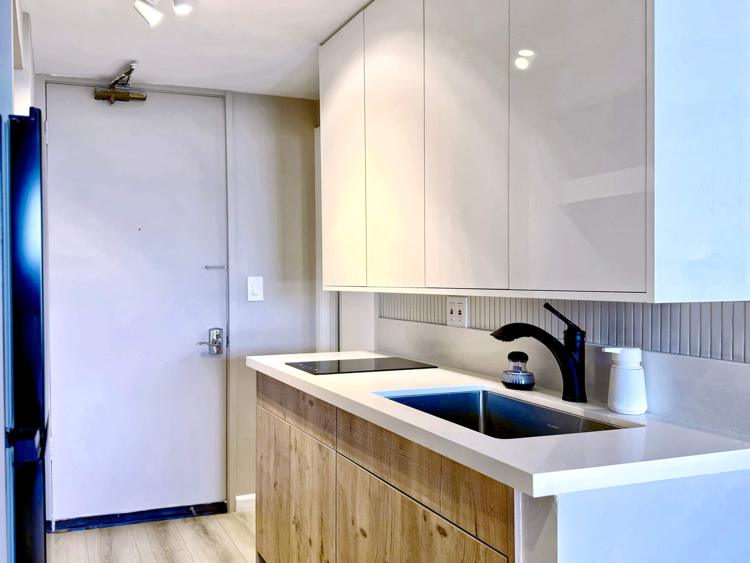 40FL-Ocean & Diamond Head Views-Premium Studio - Image 17