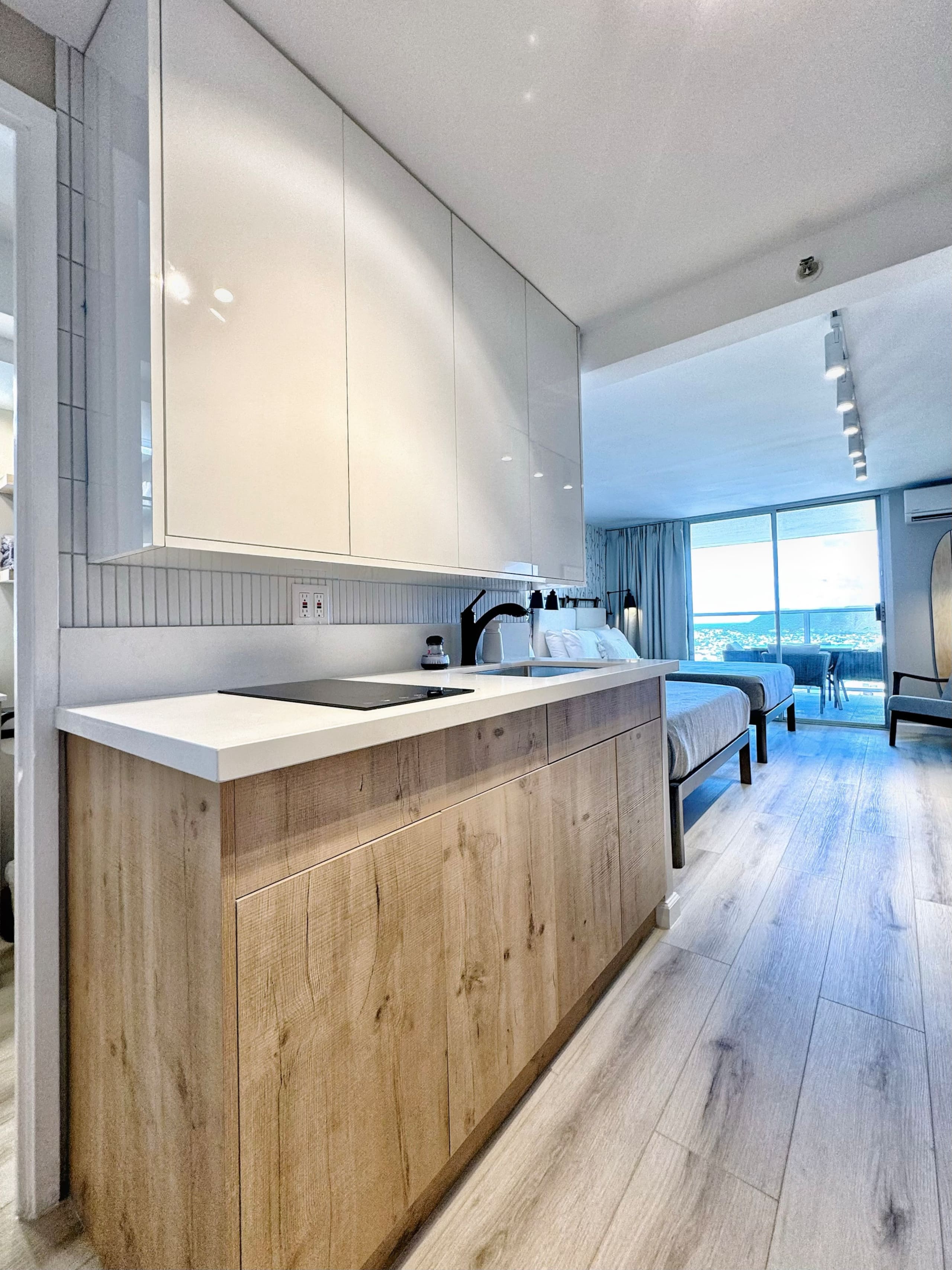 40FL-Ocean & Diamond Head Views-Premium Studio - Image 14