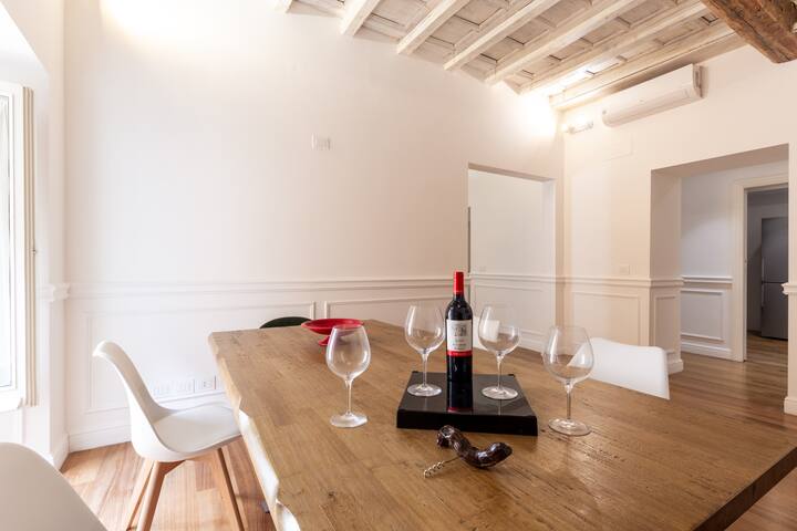 Luxury 3 BDR | Middle of Rome | Papazzurri Palace gallery image 5