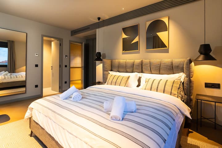 Chumba cha kulala nambari.1 w/mwonekano wa bahari na sehemu mahususi ya kufanyia kazi