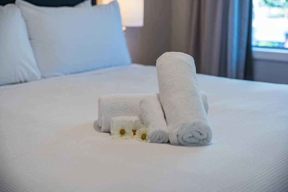 2号卧室-1张标准双人床