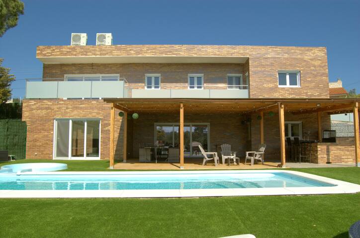 Villa Paraíso, exclusiva, todas las comodidades gallery image 2