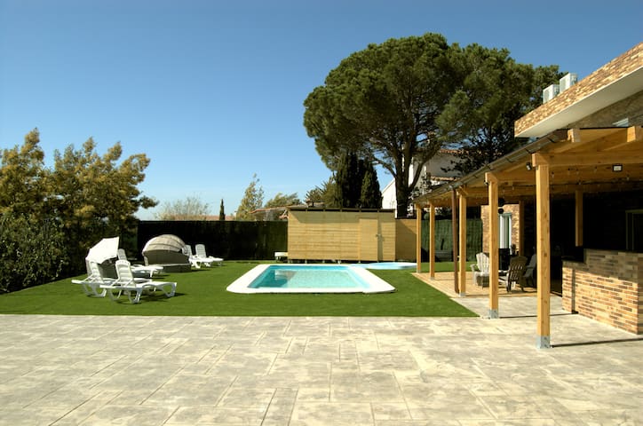 Villa Paraíso, exclusiva, todas las comodidades