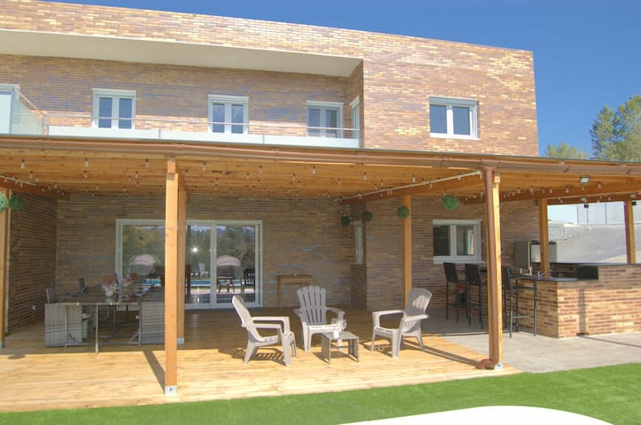 Crystal Villas managed Airbnb listing 3