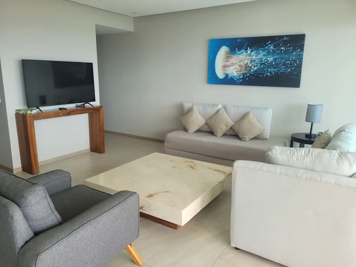 Beachfront Condo 5 Ixtapa Peninsula Big Families - イスタパ・シワタネホ