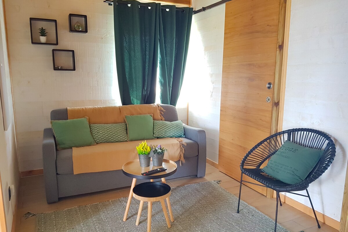 Popular Airbnb listing: Cozy cottage, Mountain panorama, Fenced garden in Le Tampon