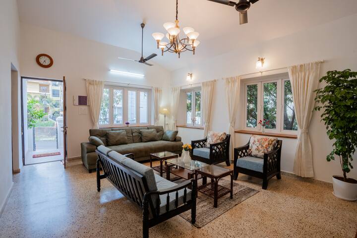 Living room image 2