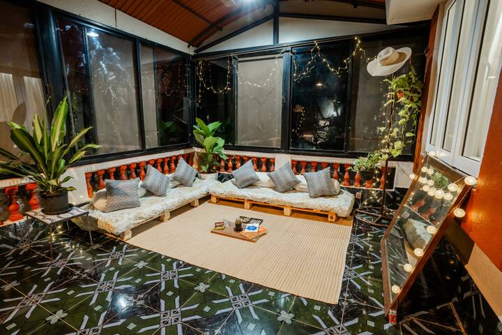 Living room image 7