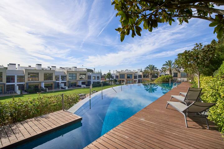 Cascais Riviera Premium gallery image 3