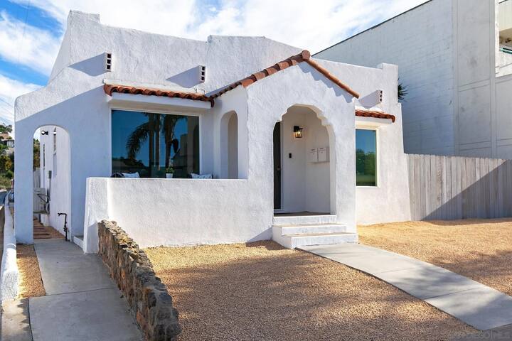 2 Homes In 1 A/C, Large Yard, (4)Parking-Sleeps 9 gallery image 5