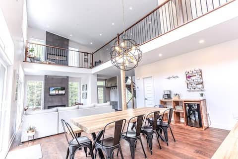 Le Havre Eco-Luxe Chalet + Private Spa & Sauna